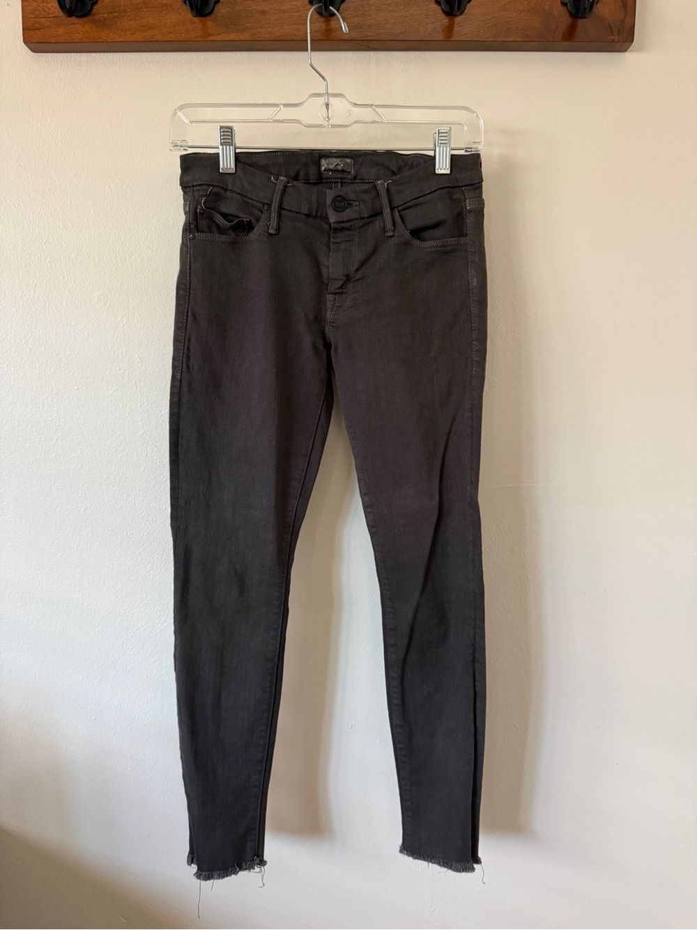 Mother Looker Ankle Fray Skinny Ankle Jeans in Gray